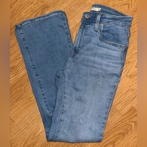 Levi’s Women’s 725 High Rise Bootcut Jeans